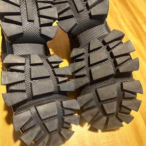 Prada Cloudbust Thunder Technical Fabric sneakers Black Size 40 Women size 10 US - Picture 7 of 15